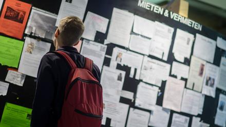 Tausende Studierende stehen in Berlin trotz Semesterstart noch auf der Warteliste für einen Wohnheimplatz.
