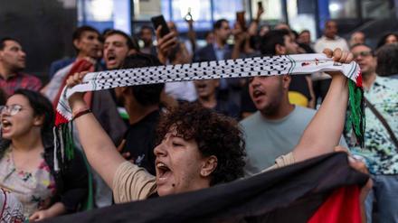 Ägyptische Journalisten in Kairo demonstrieren Solidarität mit den Palästinensern im Gaza-Streifen. 