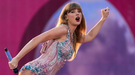 Mit ihrer „Eras“-Tour bricht die 31-jährige Taylor Swift gerade alle Rekorde.