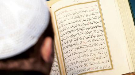 Ein Imam in der Sehitlik-Moschee am Columbiadamm in Berlin.