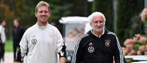 Lernen von den Alten? Rudi Völler (r., mit Bundestrainer Julian Nagelsmann) hat sein Debüt als Teamchef 2000 mit 4:1 gewonnen. 
