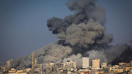 Rauchwolken über Gaza nach einem israelischen Vergeltungsschlag am 12. Oktober 2023.