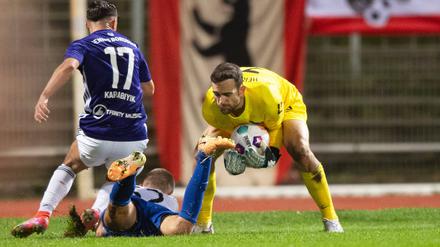 Zurück auf der eigentlichen Bühne. Marius Gersbeck darf jetzt wieder Bälle fangen, hier im Testspiel bei Tennis Borussia.