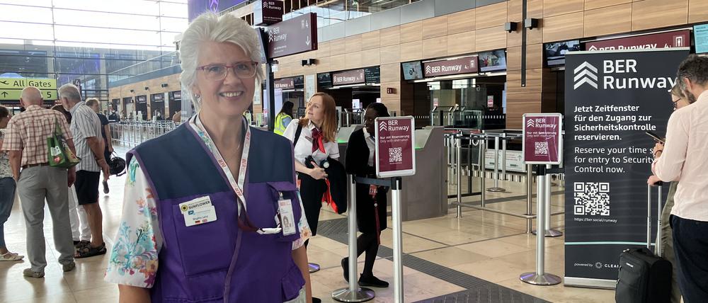 Birgitta Lenz ist ehrenamtliche Flughafen-Seelsorgerin.