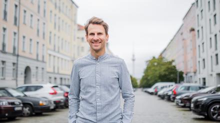 Philipp Hacker berät das EU-Parlament in der Frage: Wie sollen wir mit KI umgehen?