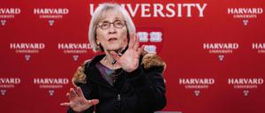 Claudia Goldin bei der Pressekonferenz an der Harvard-Universität. 