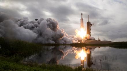 An Bord einer „Falcon Heavy“-Rakete vom privaten Raumfahrtunternehmen SpaceX von Elon Musk hob die Nasa-Sonde „Psyche“ am Freitag (Ortszeit) vom Weltraumbahnhof Cape Canaveral im US-Bundesstaat Florida ab. 