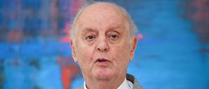 Dirigent Daniel Barenboim verfolgt verfolgt die Entwicklung in Israel nach eigenen Worten «mit Entsetzen und größter Sorge».