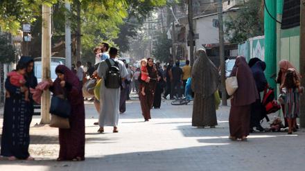 Palästinenser innerhalb des Gazastreifens auf der Flucht.