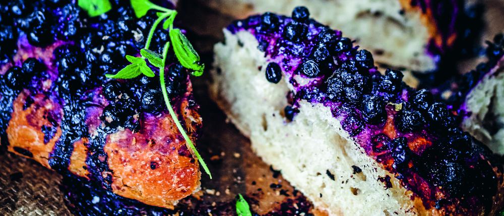 Heidelbeer-Oregano-Brot aus „Das Norwegen-Backbuch“.