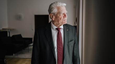 Joachim Gauck ist ein deutscher parteiloser Politiker und evangelischer Theologe. Er war vom 18. März 2012 bis zum 18. März 2017 der elfte und erste parteilose Bundespräsident der Bundesrepublik Deutschland. 