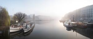 Den Nebel lichten. Der historische Hafen am Märkischen Ufer bietet aus nächster Nähe neue Einblicke.