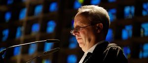 Bischof Christian Stäblein spricht bei einem Gottesdienst für Israel, für Frieden und für die Freilassung der von der Hamas verschleppten israelischen Geiseln in der Kaiser-Wilhelm-Gedächtniskirche.