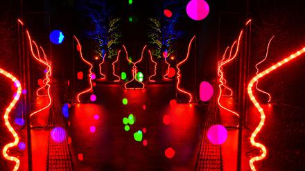 Beim Lichterzauber wird der Schlosspark Oranienburg zur Kunstgalerie im Freien.