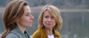 Unausgesprochenes aufgestaut: Henriette (Corinna Harfouch, re.) und Tochter Johanna (Karin Hanczewski).