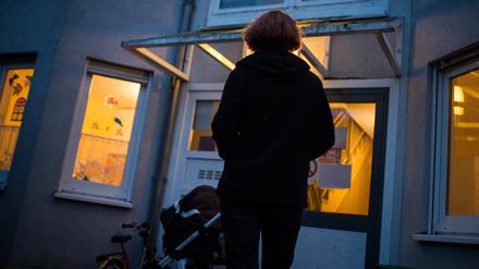 In Brandenburg fehlen derzeit 103 Familienplätze in Frauenhäusern. Das Land hofft beim Ausbau der Schutzstrukturen auch auf den Bund.