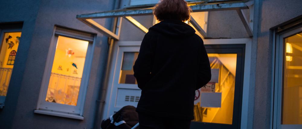 In Brandenburg fehlen derzeit 103 Familienplätze in Frauenhäusern. Das Land hofft beim Ausbau der Schutzstrukturen auch auf den Bund.