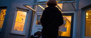 In Deutschland fehlt es an Plätzen in Frauenhäusern, der Ausbau geht nur langsam voran.