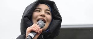 Demonstration in der Nähe von Lützerath am 14.01.2023 mit FFF-Sprecherin Elisa Bas.