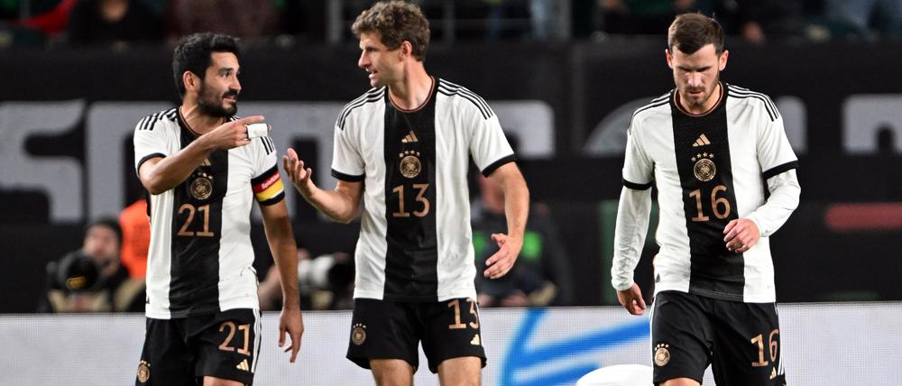 Ging so. Ilkay Gündogan, Thomas Müller und Pascal Groß (von links nach rechts).