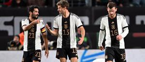 Ging so. Ilkay Gündogan, Thomas Müller und Pascal Groß (von links nach rechts). 