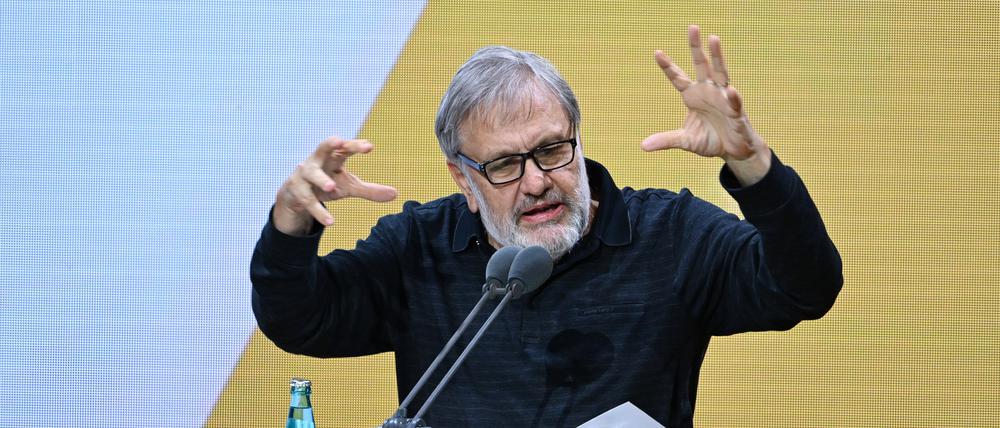17.10.2023, Hessen, Frankfurt/Main: Slavoj Zizek, slowenischer Philosoph, spricht während der Eröffnungsfeier der Frankfurter Buchmesse. Gastland der weltgrößten Bücherschau, die bis zum 22. Oktober stattfindet, ist im Jubiläumsjahr Slowenien. Foto: Arne Dedert/dpa +++ dpa-Bildfunk +++