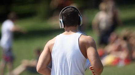 Kabellose Kopfhörer und Streamingdienste machen es möglichen: Musik ist immer dabei