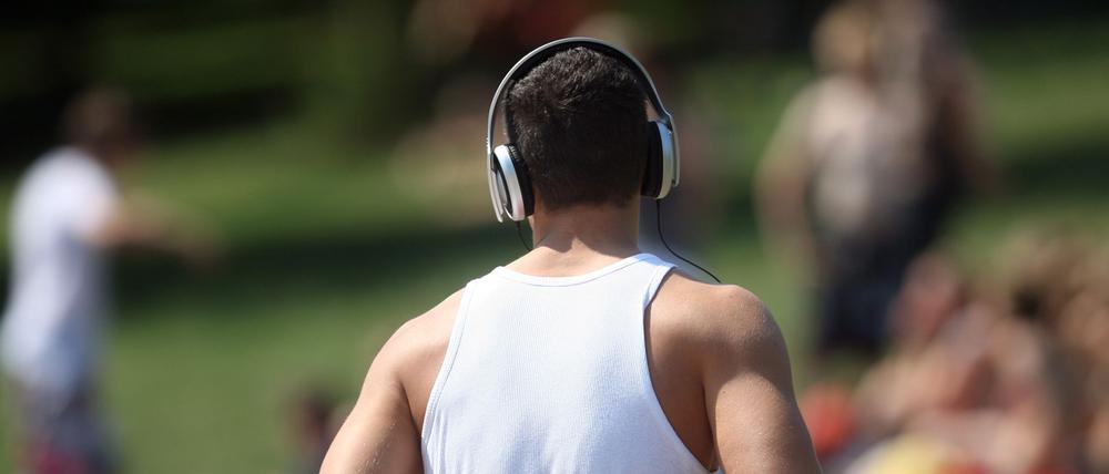 Kabellose Kopfhörer und Streamingdienste machen es möglichen: Musik ist immer dabei