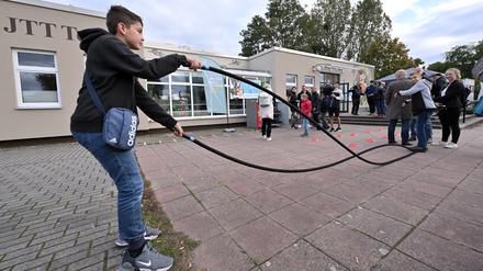 Über die Sportbox kann in Teltow kostenfrei Trainingsequipment ausgeliehen werden.