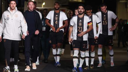 Julian Nagelsmann (2. v. l.) zog ein positives Fazit zur USA-Reise.