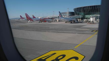 Blick auf den internationalen Flughafen von Nizza (Symbolbild)