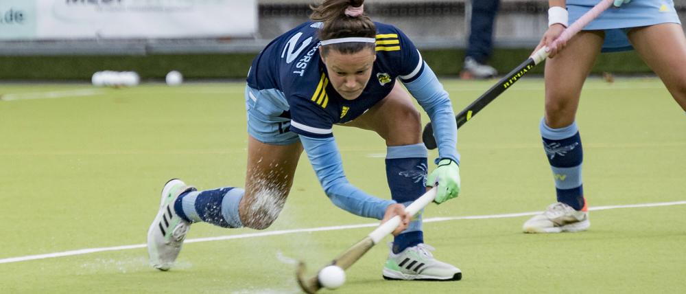 Zum allerersten Mal spielte die deutsche Nationalspielerin, Charlotte Stapenhorst, bei den Zehlendorfer Wespen Hockey.
