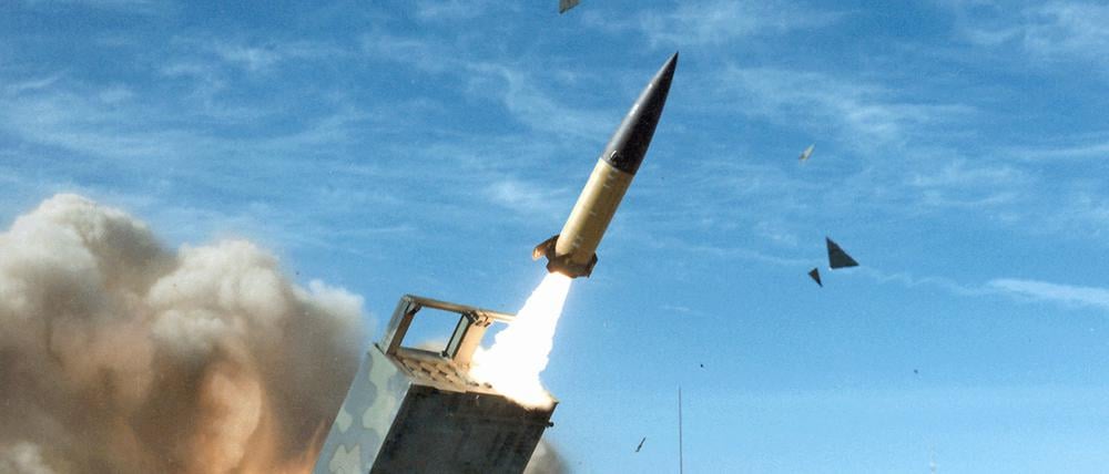 Die Ukrainer hat wohl 20 ATACMS-Raketen geschickt bekommen.