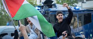 Eine Demonstration zur Solidarität mit Palästinensern im jüngsten Nahostkonflikt in Frankfurt am Main.