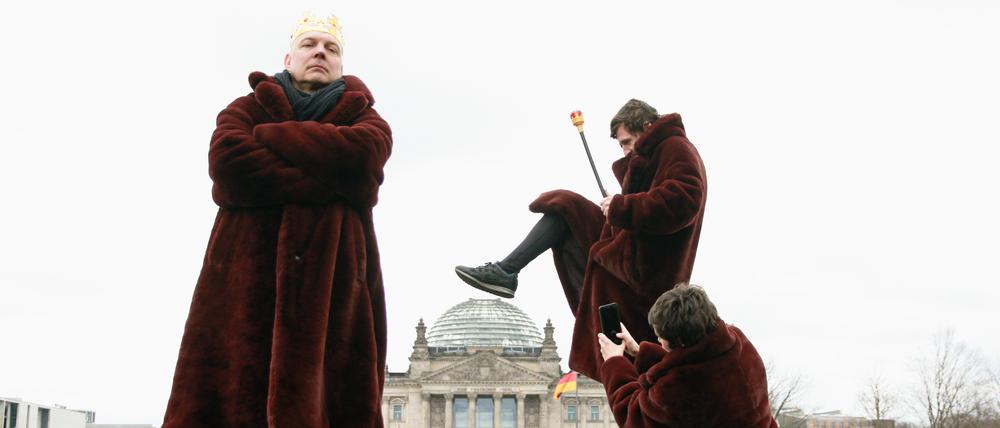 Ankündigungsbild König von Deutschland_ Sarah Kralisch.jpg