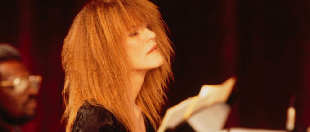 Markenzeichen Mähne, Carla Bley und Band auf der Bühne.