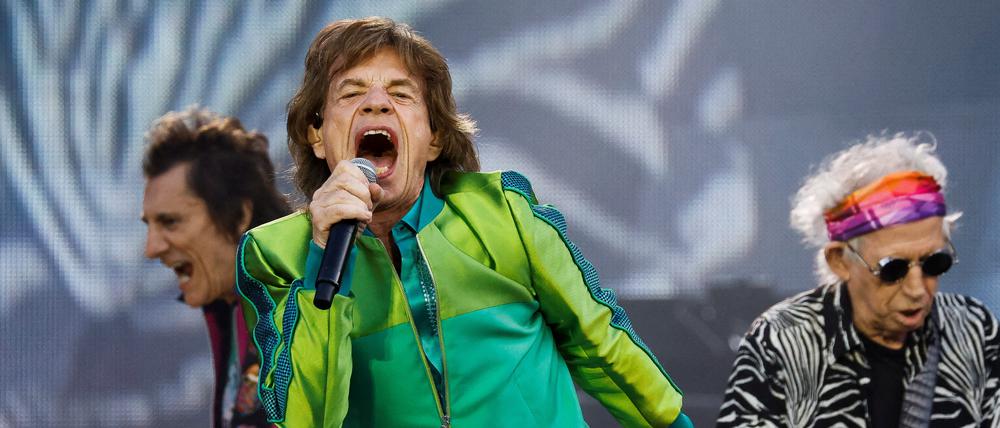 FILE PHOTO: Mick Jagger, Ronnie Wood and Keith Richards of The Rolling Stones perform in Belgium as part of their "Stones Sixty Europe 2022 Tour", in Brussels, Belgium, July 11, 2022. REUTERS/Yves Herman/File Photo