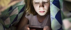 Kinderärzte warnen vor schädlichen Auswirkungen eines unregulierten Medienkonsums.