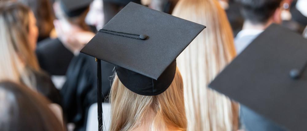 Eine Kommission empfiehlt, bei Fachhochschulen Promotionszentren in forschungsstarken Bereichen einzurichten. Es gibt auch Konfliktpotenzial.