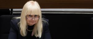 Iris Spranger (SPD), Berliner Senatorin für Inneres und Sport, sitzt während der 36. Plenarsitzung des Berliner Abgeordnetenhauses an ihrem Platz. +++ dpa-Bildfunk +++