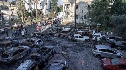 Die im Gazastreifen herrschende radikalislamische Palästinenserorganisation Hamas hatte mehr als 470 Todesopfer nach dem Beschuss der Al-Ahli-Klinik gemeldet.