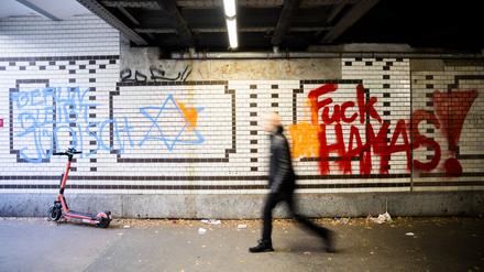 Parolen wie „Berlin bleibt jüdisch“ oder „Fuck Hamas“ hört man selten in der deutschen Kulturszene. 