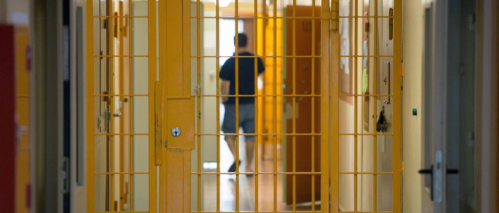 Hinter den Gittern der Justizvollzugsanstalt Hohenleuben