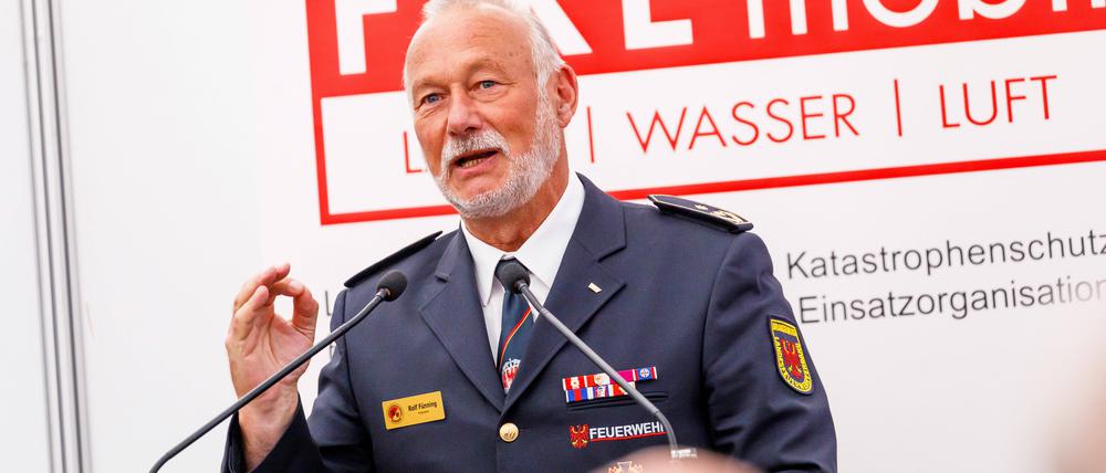Rolf Fünning ist Praesident des Landesfeuerwehrverbandes Brandenburg.