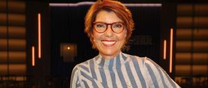 Die Moderatorin Bettina Böttinger im WDR-Studio.
