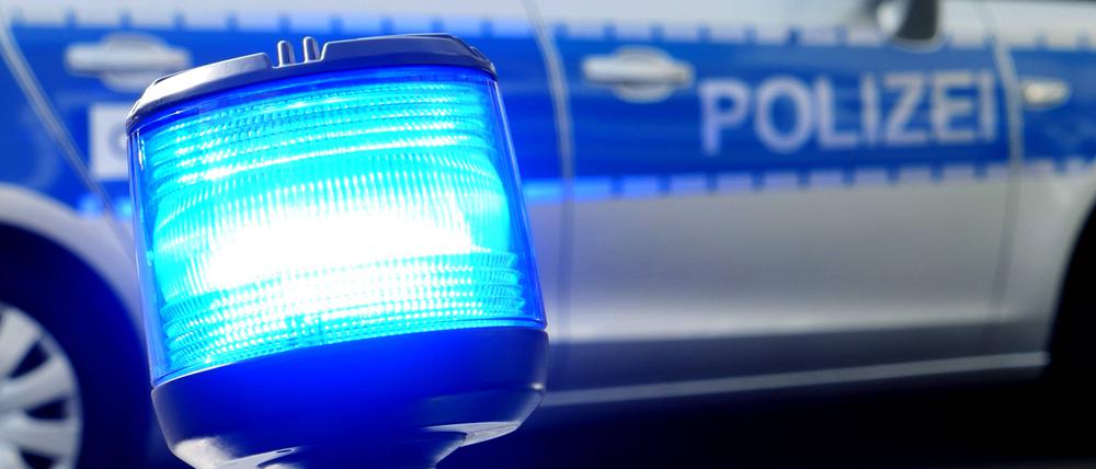 Blaulicht auf einem Motorrad der Polizei (Archivbild).