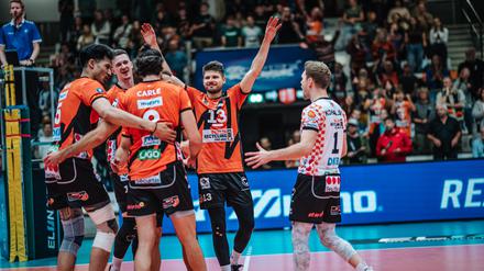 Beim ersten Turnier der Saison stellen die BR Volleys in Hildesheim eindrücklich ihre Qualitäten unter Beweis.