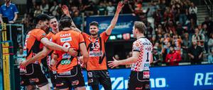 Beim ersten Turnier der Saison stellen die BR Volleys in Hildesheim eindrücklich ihre Qualitäten unter Beweis.
