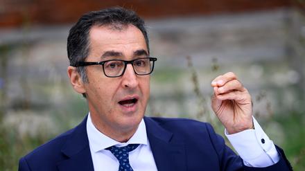 Cem Özdemir (Bündnis 90/Die Grünen), Bundesminister für Ernährung und Landwirtschaft, möchte EU-weite Regelungen zum Mindesthaltbarkeitsdatum. (Archivfoto)