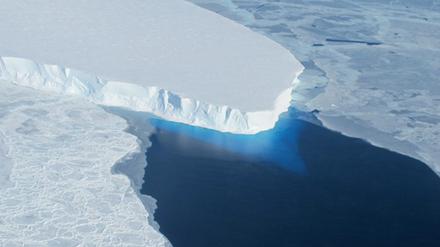 Der Thwaites-Gletscher wird auch „Doomsday Glacier“ (Weltuntergangsgletscher) genannt. Er liegt im westantarktischen Marie-Byrd-Land.